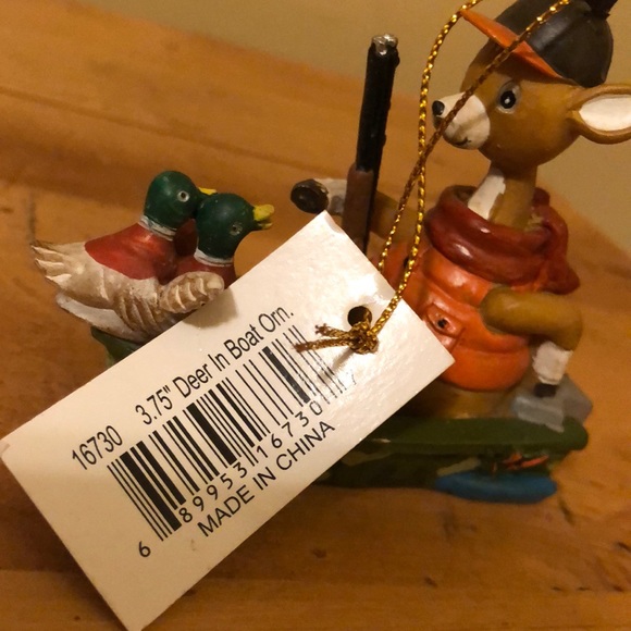 JWM Collection Hunting Ornament “Deer in Boat” - Picture 8 of 14